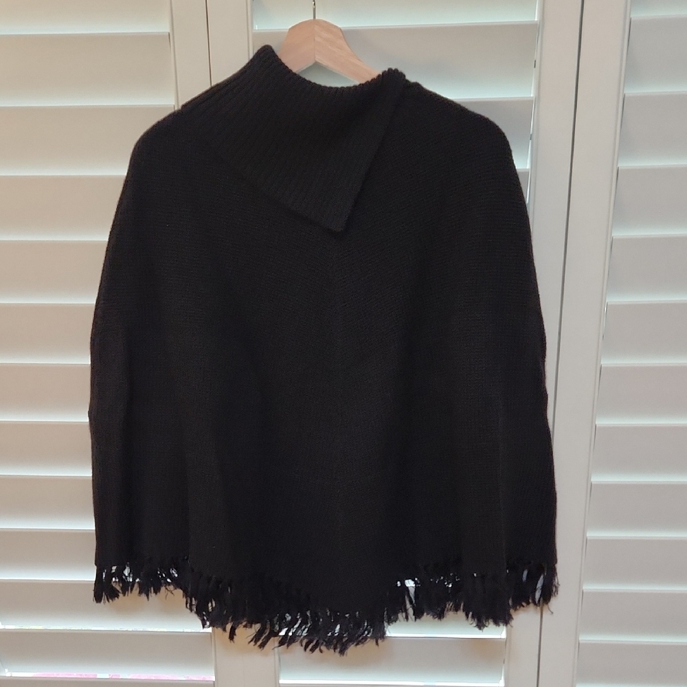 Black Chunky Knit Fringe Poncho